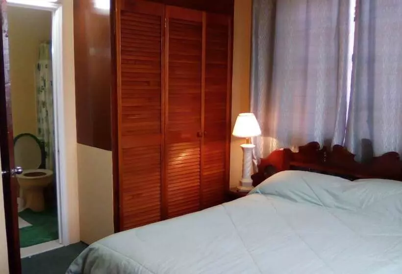 هتل Shonlan Inn And Apartments