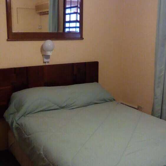 هتل Shonlan Inn And Apartments