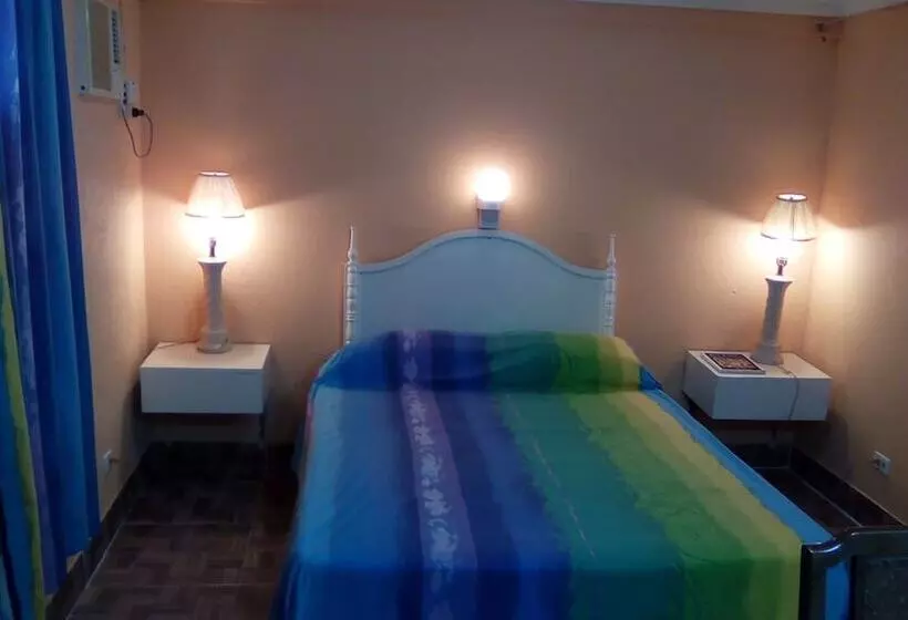 هتل Shonlan Inn And Apartments