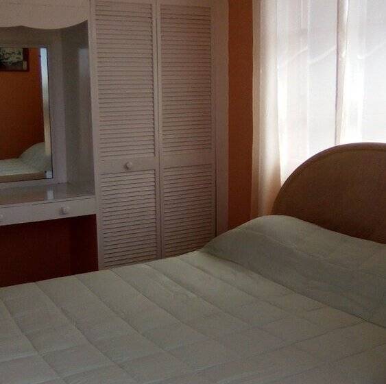 هتل Shonlan Inn And Apartments