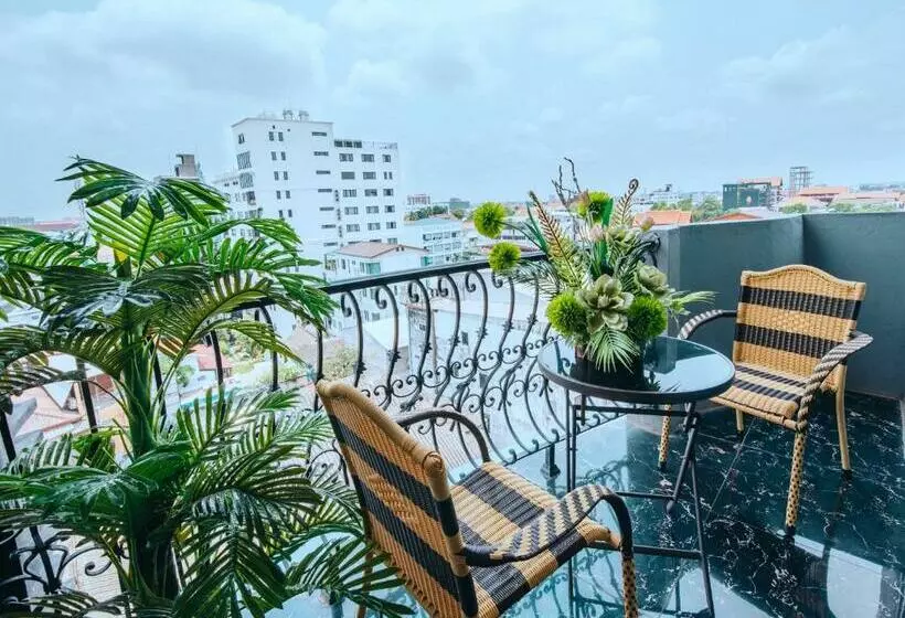 V Hotel Vientiane