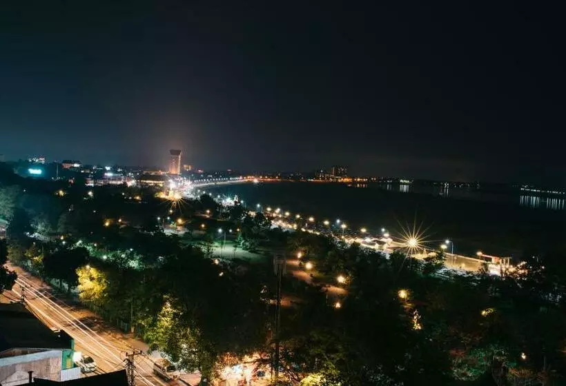 V Hotel Vientiane