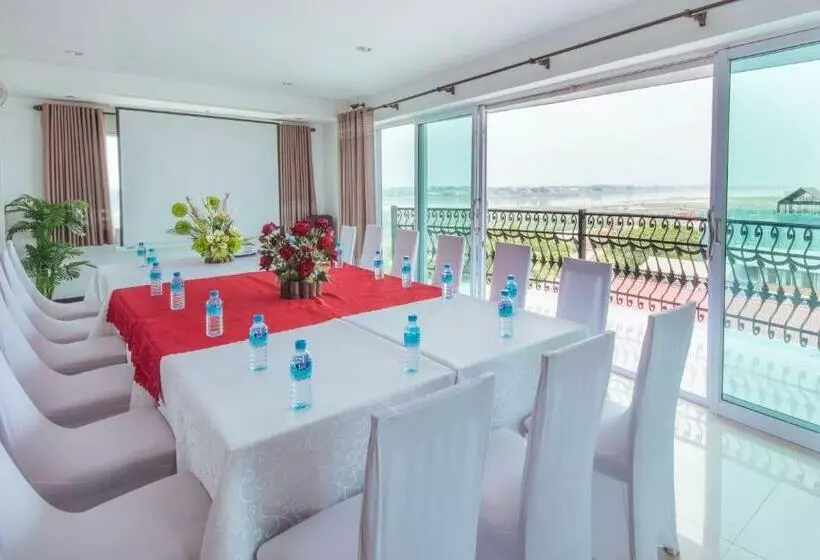 V Hotel Vientiane
