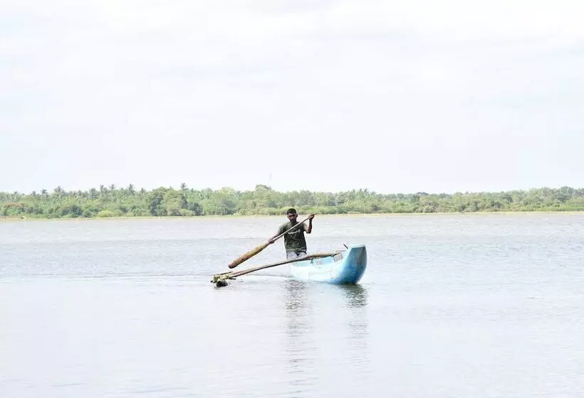 Indika Lake Resort