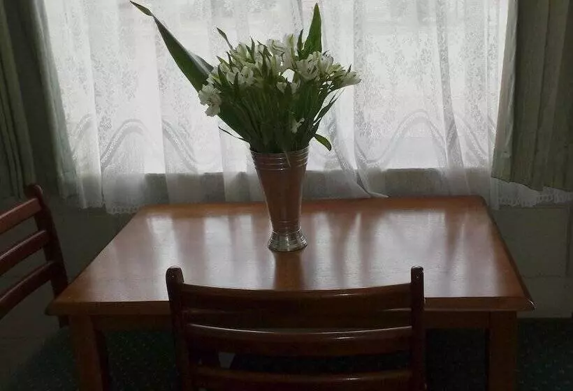 فندق على الطريق Daylesford Motor Inn Vic Pty Ltd