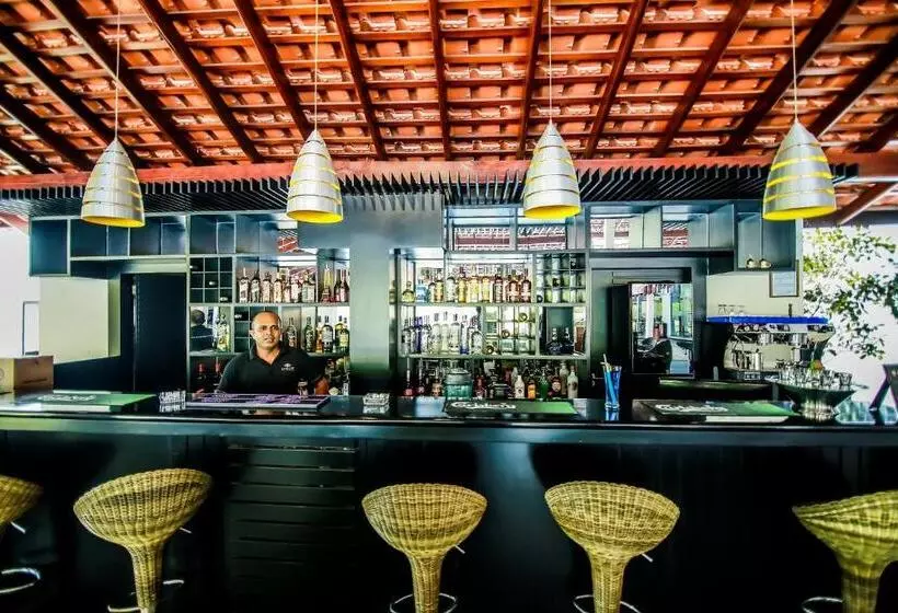 The Covanro Airport Hotel Katunayake