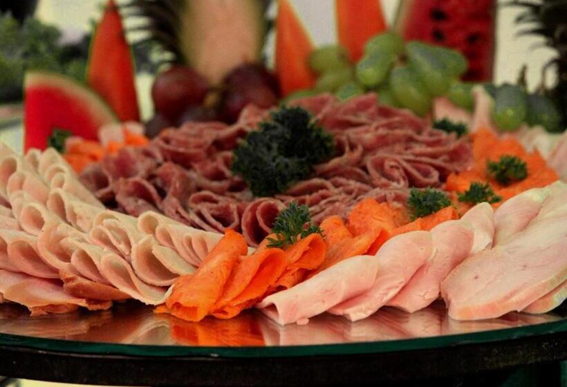 The Covanro Airport Hotel Katunayake