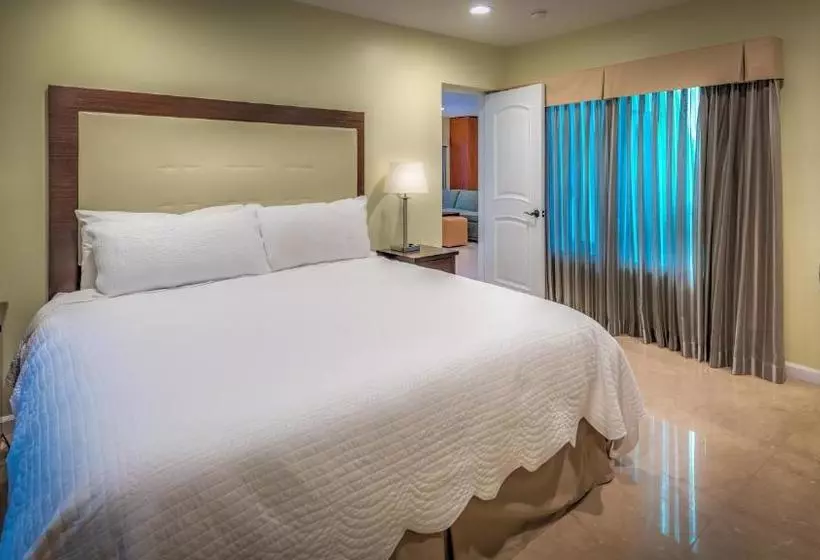 The Villas Las Olas Hotel Apart