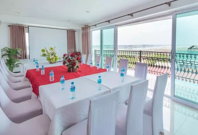 V Hotel Vientiane
