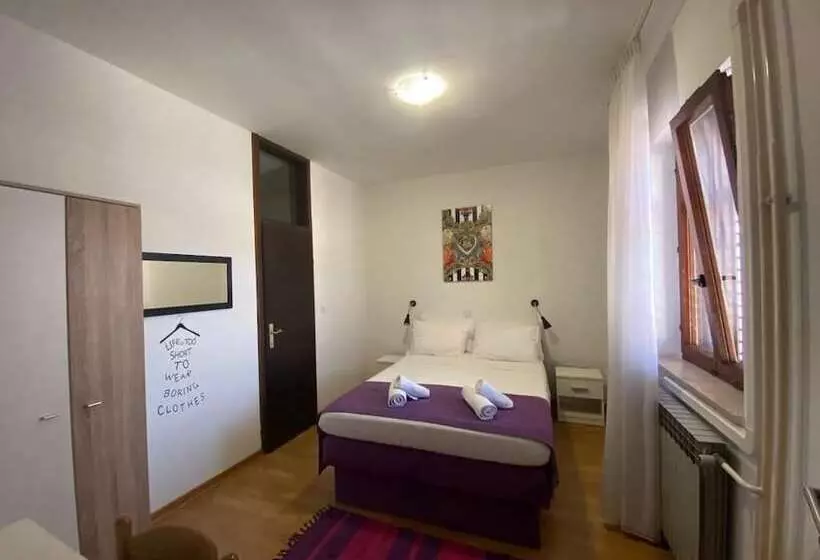 ベッドアンドブレックファースト Pula Center Rooms