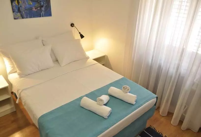 ベッドアンドブレックファースト Pula Center Rooms