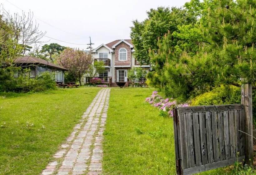 Gongju Jakeun Shimteo Pension