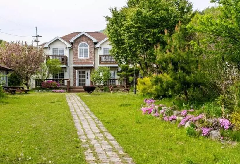Gongju Jakeun Shimteo Pension