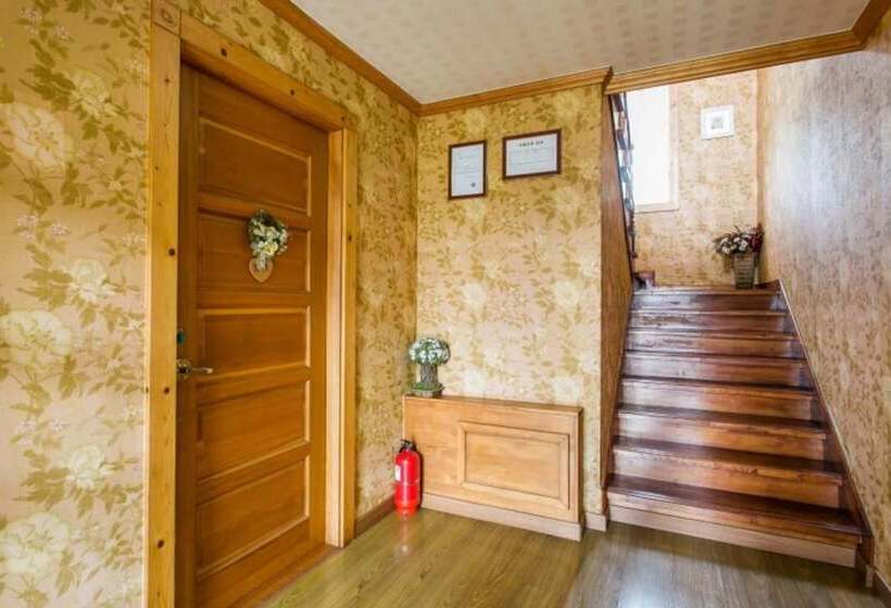 Gongju Jakeun Shimteo Pension