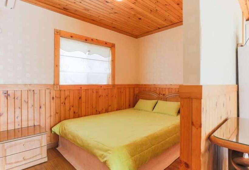 Gongju Jakeun Shimteo Pension