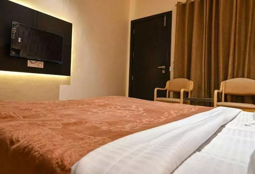 Goroomgo Shamyana Hotel Punjab