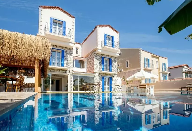 هتل Alacati Fora Bella