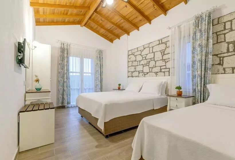 هتل Alacati Fora Bella