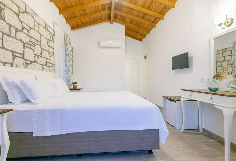 هتل Alacati Fora Bella