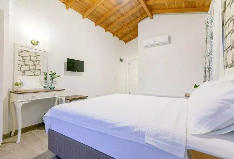 هتل Alacati Fora Bella