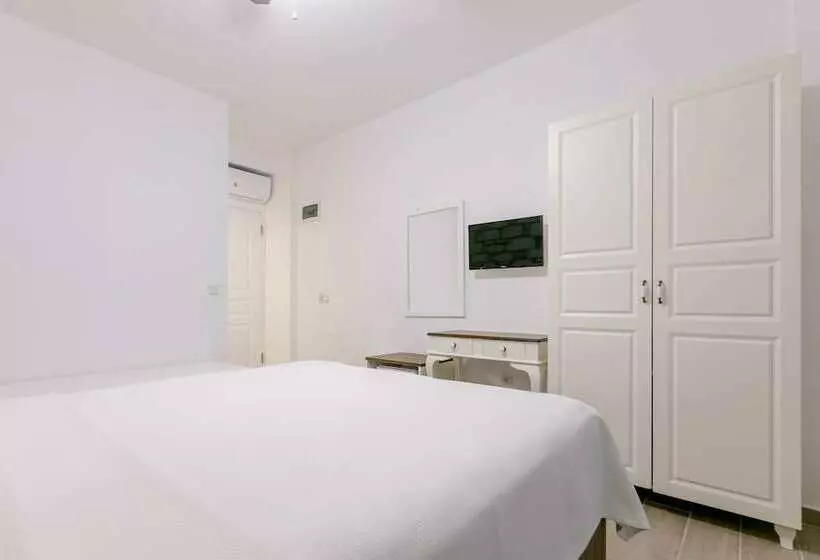هتل Alacati Fora Bella