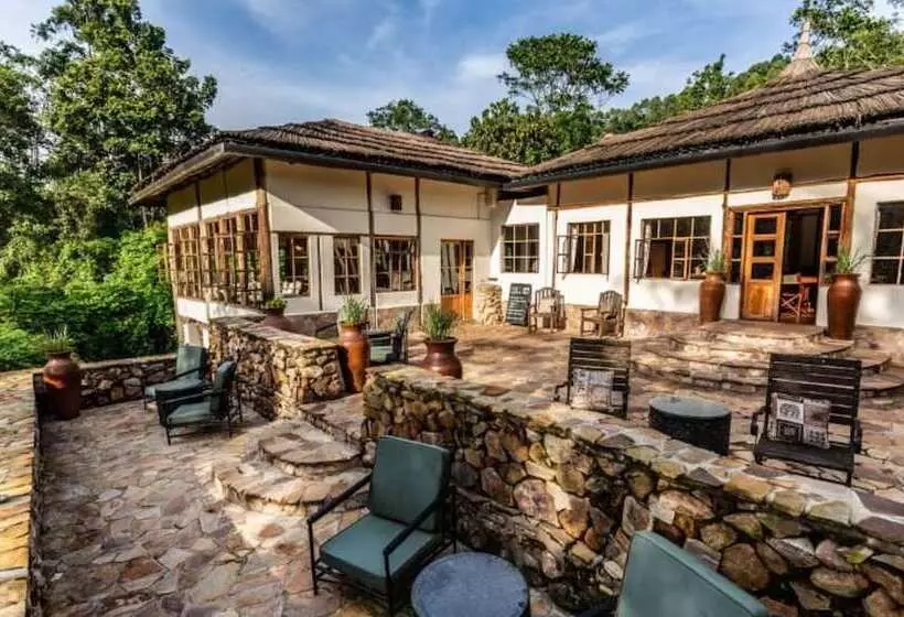 هتل Bwindi Safari Lodge
