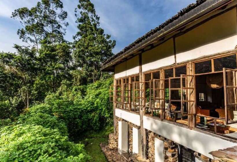 هتل Bwindi Safari Lodge