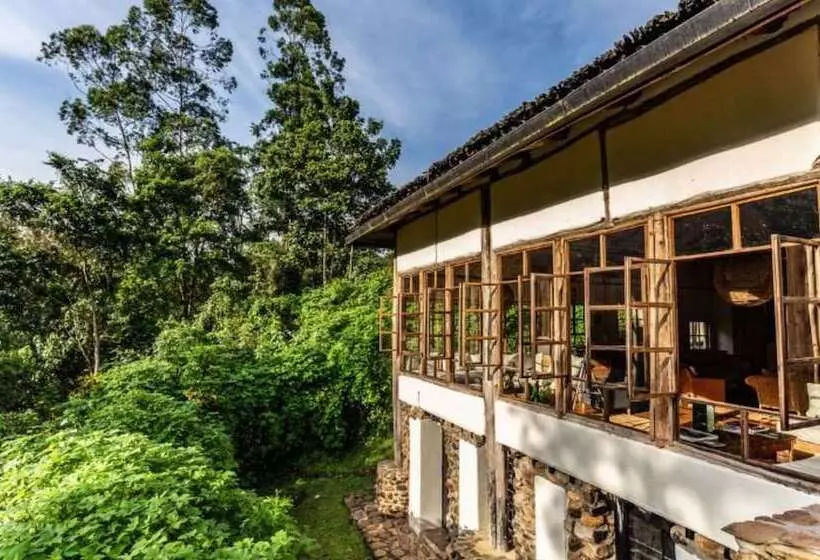 هتل Bwindi Safari Lodge