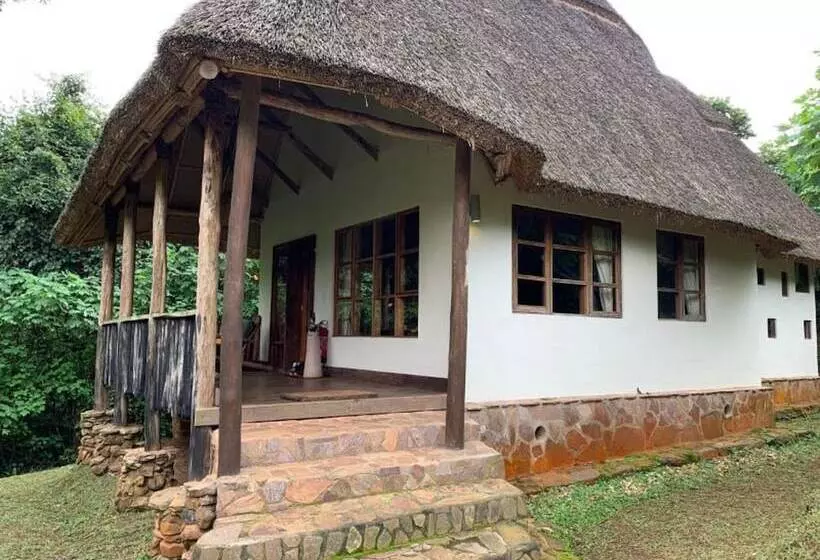 هتل Bwindi Safari Lodge