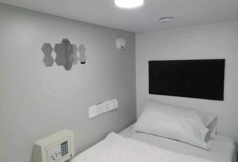 ホテル Capzule Inn