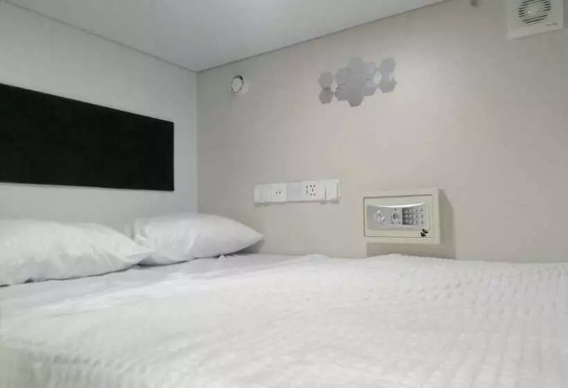 ホテル Capzule Inn