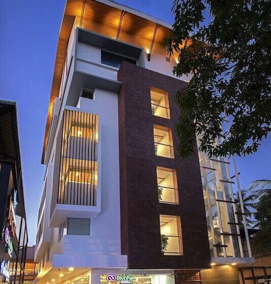 ホテル Harivaram Yuga