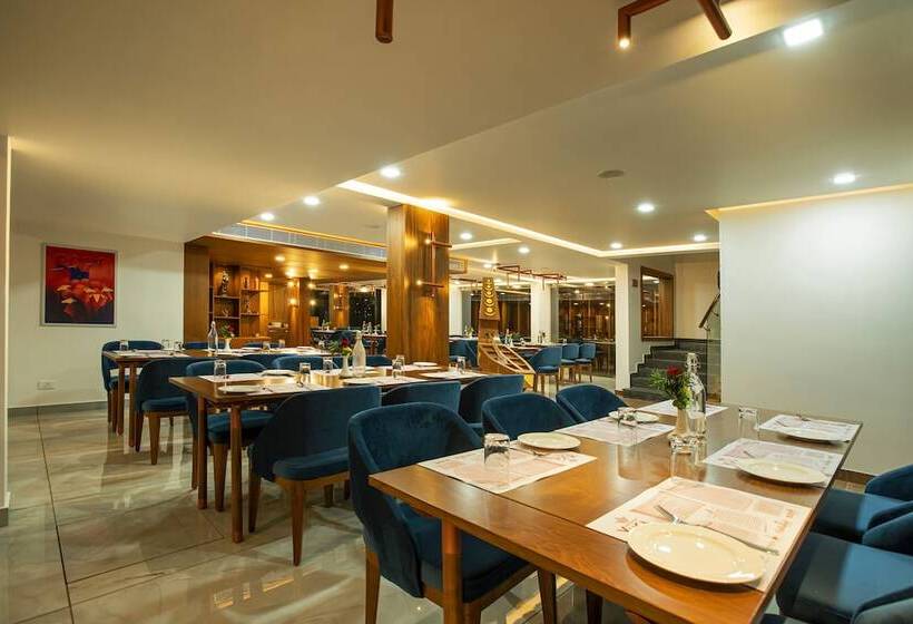 ホテル Harivaram Yuga