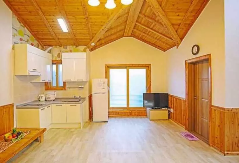 Hotelli Hwayang Gyegok Domyeongsan Pension