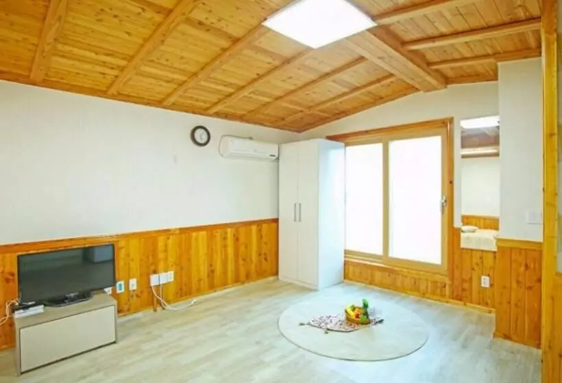 Hotelli Hwayang Gyegok Domyeongsan Pension