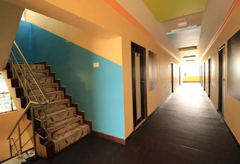 Hotelli M.g.r. Park Inn