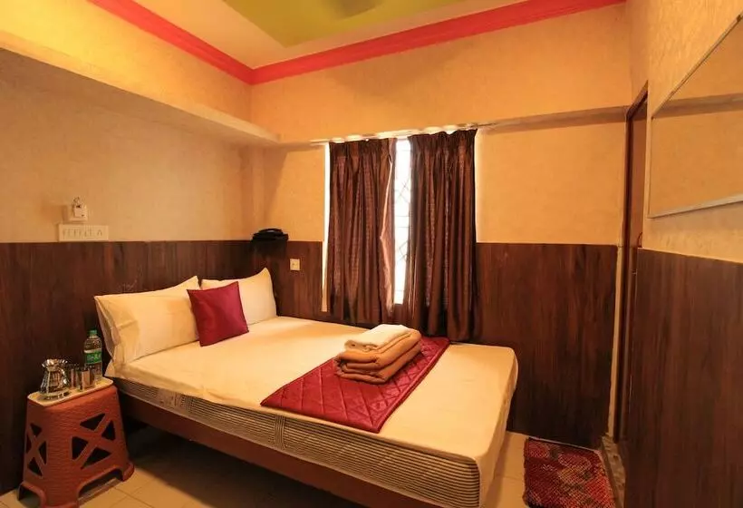 Hotelli M.g.r. Park Inn