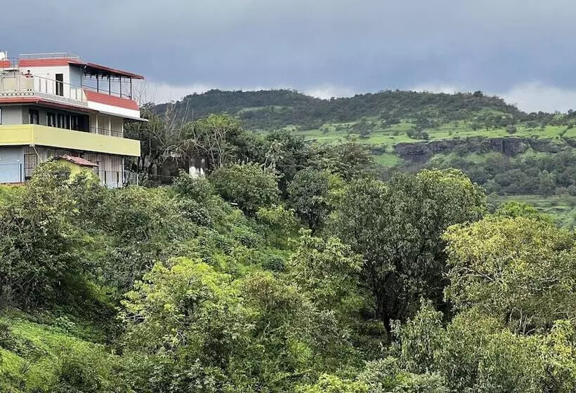 Hotelli Nature Nest Resort