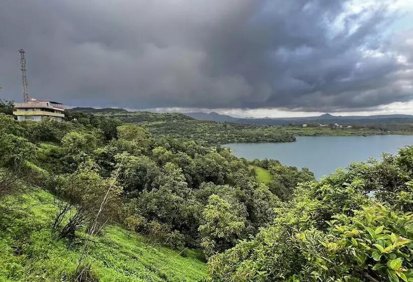 Hotelli Nature Nest Resort