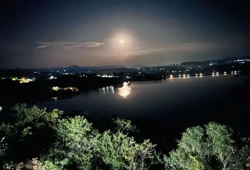 Hotelli Nature Nest Resort