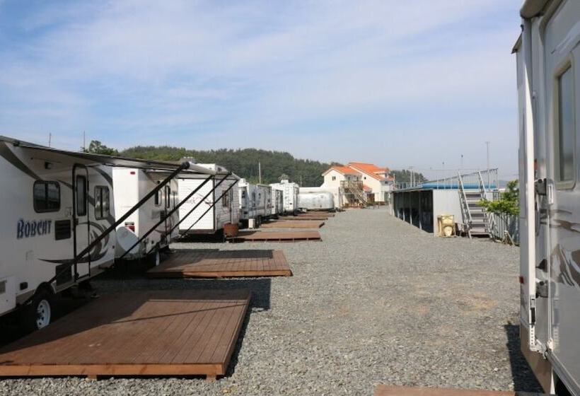فندق Taean Mom Village Caravan Camping