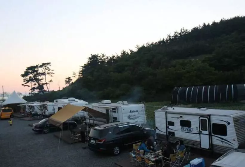 Hotelli Taean Mom Village Caravan Camping