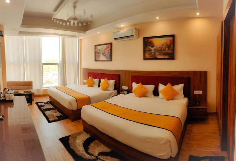 Hotel The Royal Bhumesh