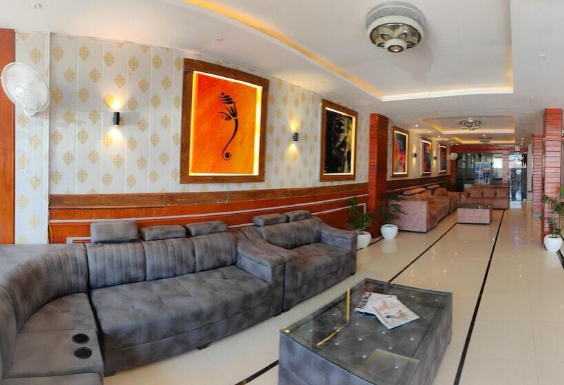 Hotel The Royal Bhumesh