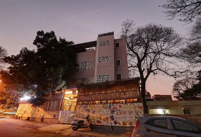 בית מלון כפרי Treebo White Inn Koramangala