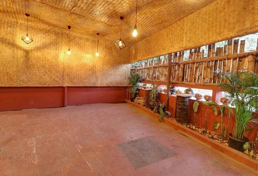 בית מלון כפרי Treebo White Inn Koramangala