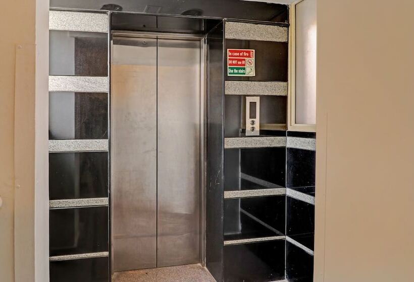 בית מלון כפרי Treebo White Inn Koramangala