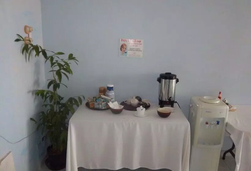 هتل Tropical Court