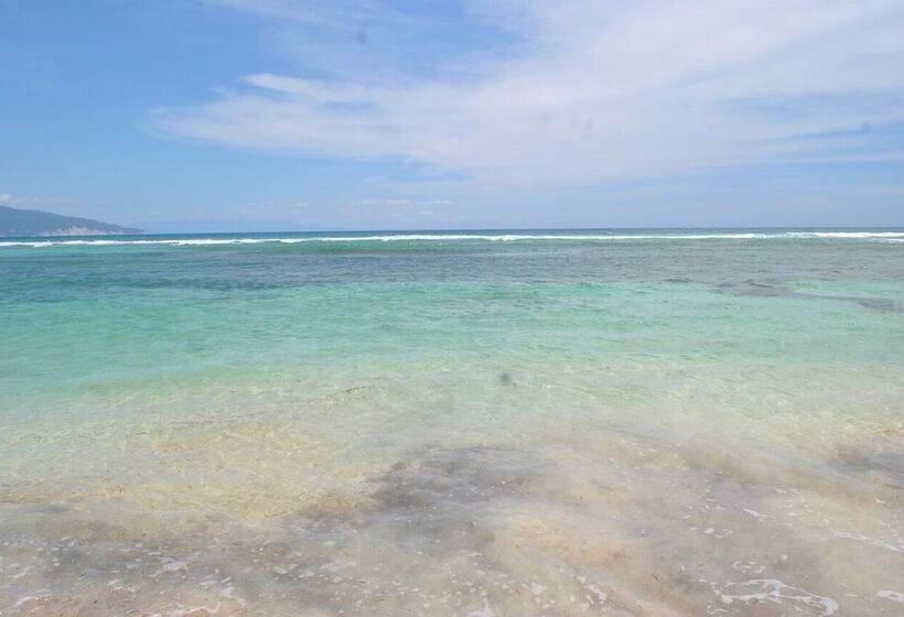 هتل Y Villas Salamar