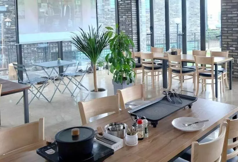 Jeju Woljeong Hill Pension